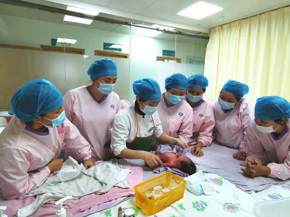 百色妇婴监护型护送